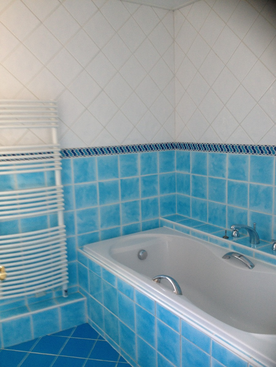 Salle de bains au rez-de-chaussée de 6 m².