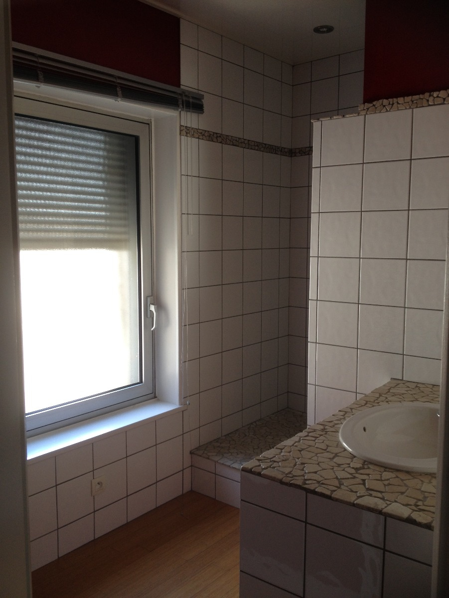 Salle de douche à l'italienne au rez-de-chaussée, de 5 m².